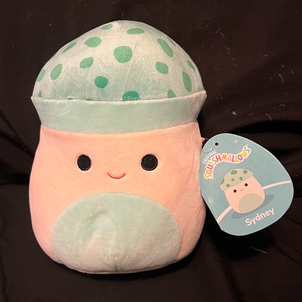 Sydney 8” Squishmallow
